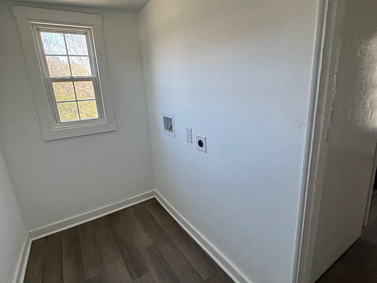227 Lewis St — Photo 23