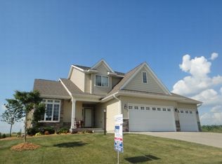 760 Berkshire Ln, North Liberty, IA 52317