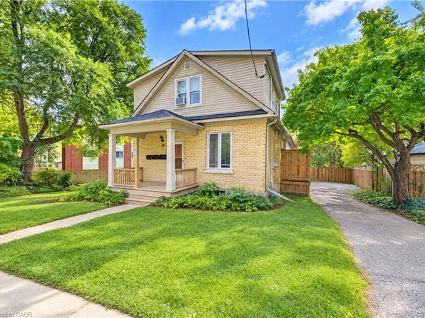 19 James St, Waterloo, ON N2J 2S8