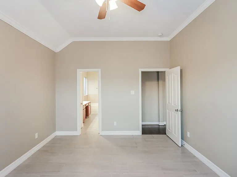 8414 Parapet Pl — Photo 11