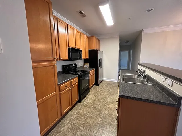 104 Sunset Cir #204 — Photo 4