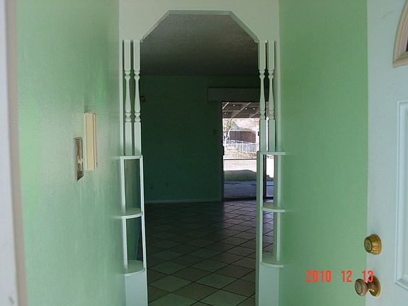3rd image of 1115 Magnolia Ave