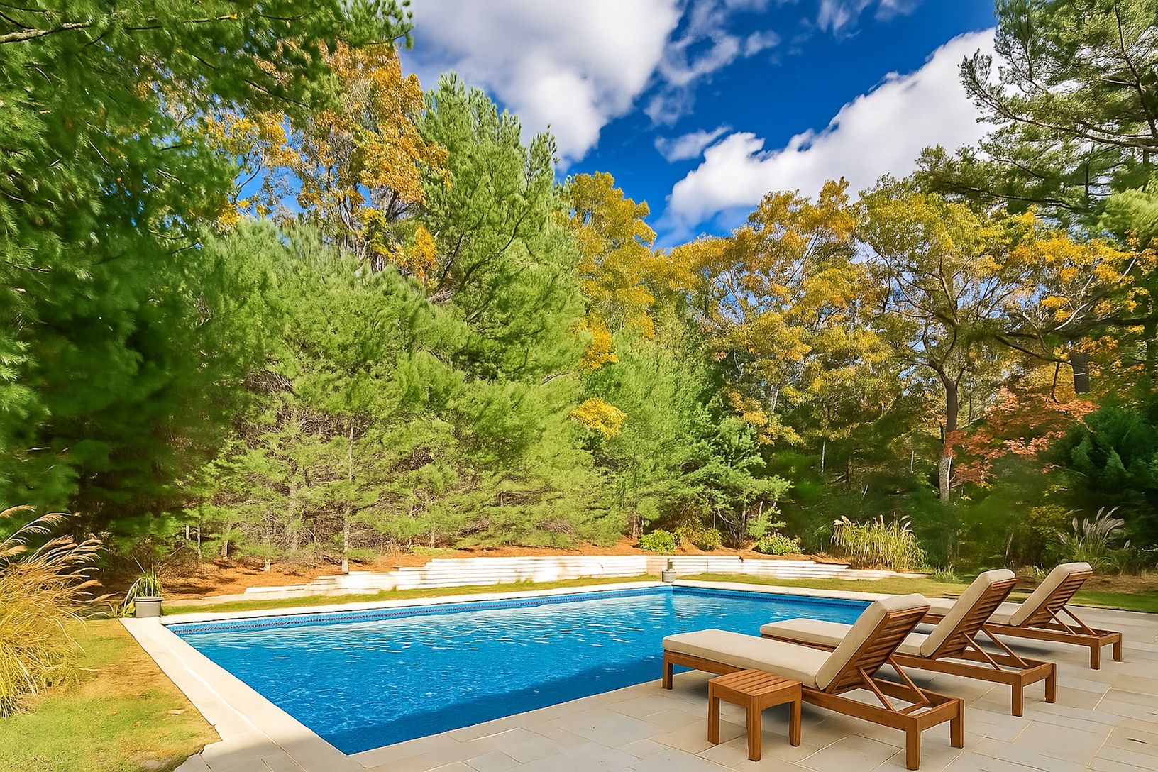  Expansive pool and patio area