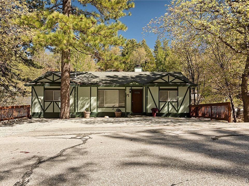 1st image of 32296 Fern Dr