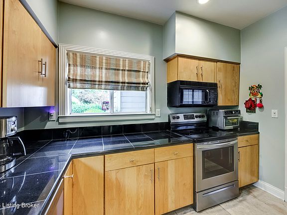 3rd image of 750 Zorn Ave APT 43