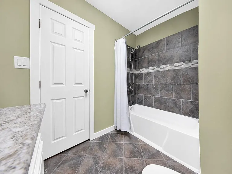 131 E Avenue 45 — Photo 13