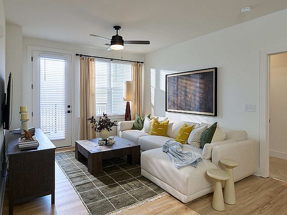 3rd image of 382 Red Bud Cir #3-004
