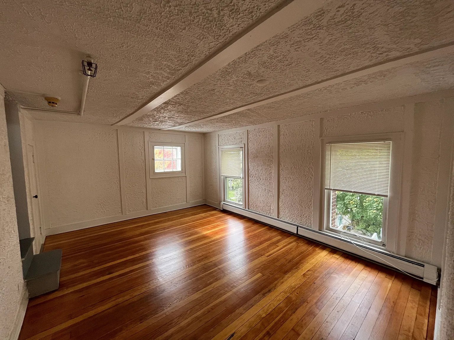 1 bed, 750 sqft, $1,800 — Photo 3