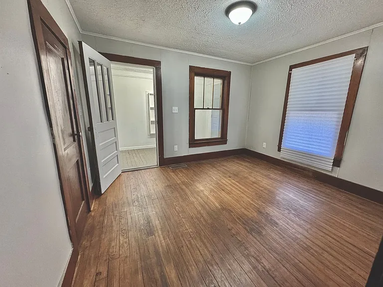 1011 Jones St — Photo 13