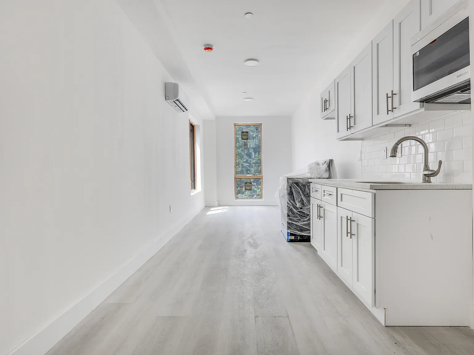 431 Warwick Street — Photo 2