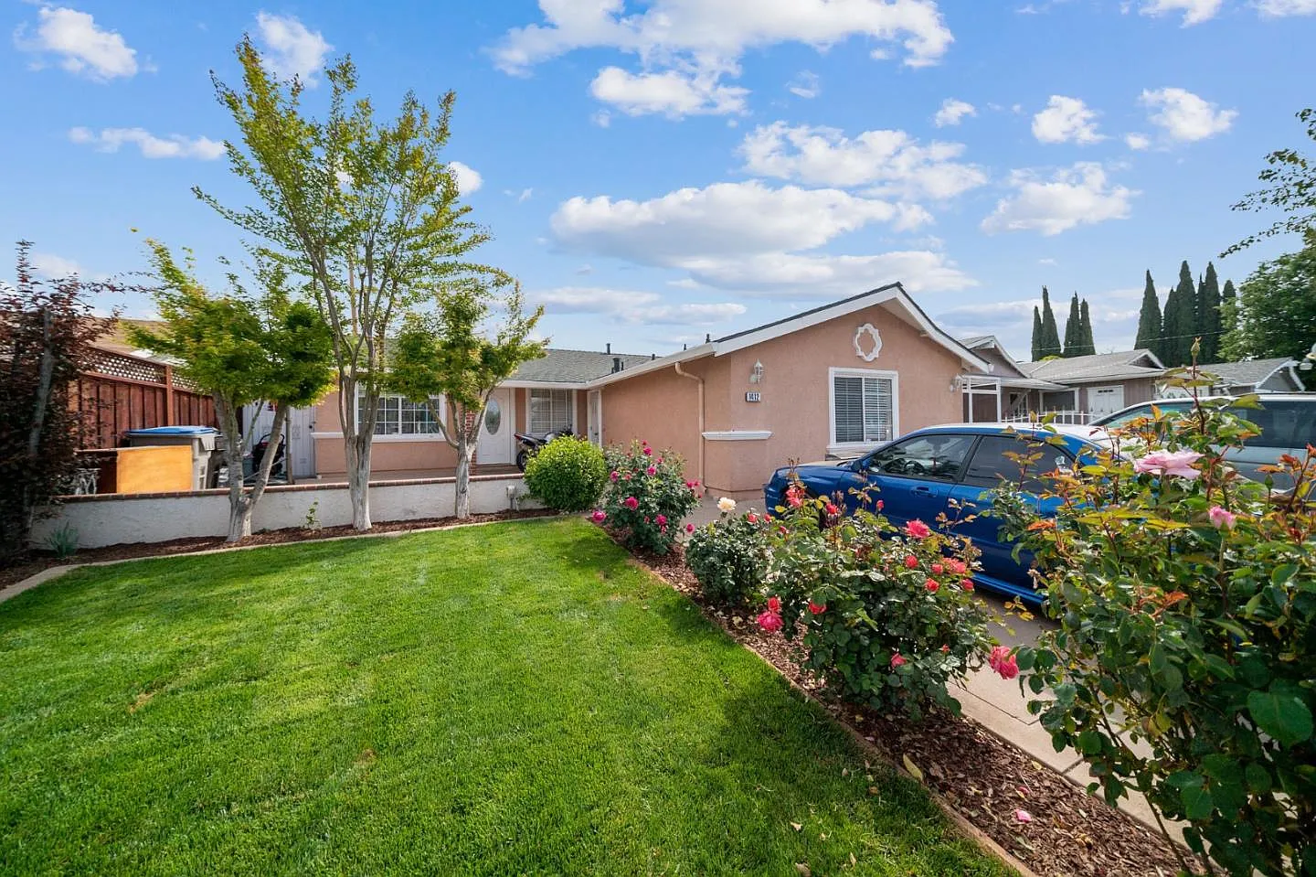 1412 Mount Shasta Dr photo 1