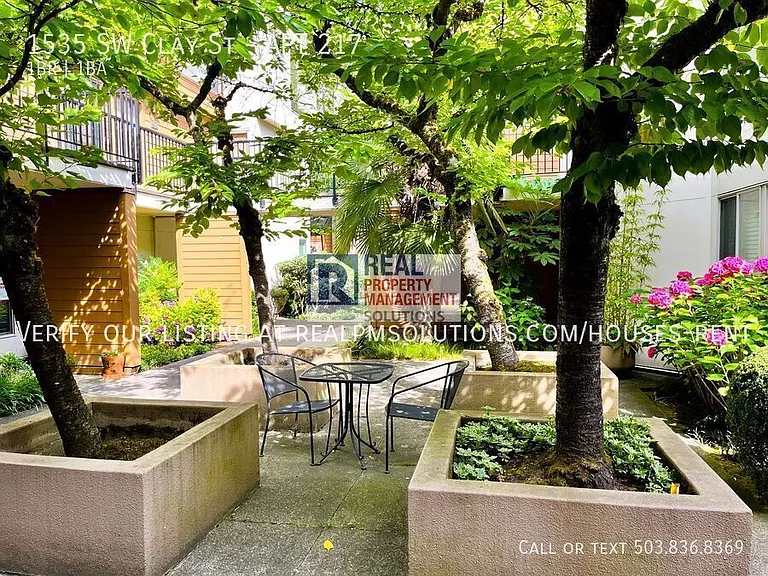 1535 SW Clay St #217 — Photo 45