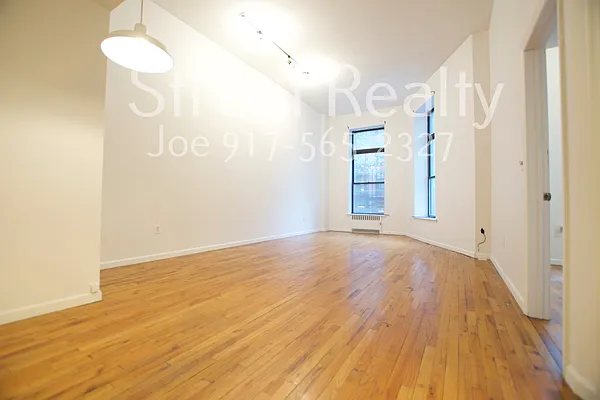 Rented by Street Realty Brokerage LLC | media 11