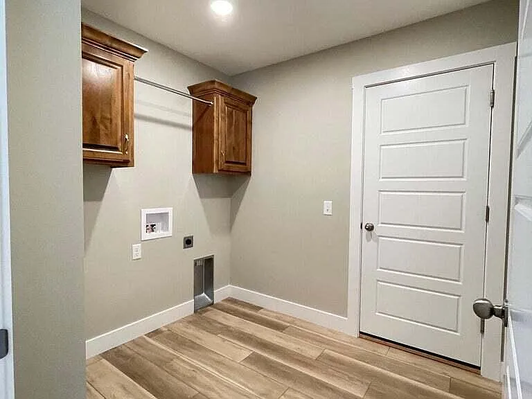 1931 N Saint Louis Ave — Photo 10