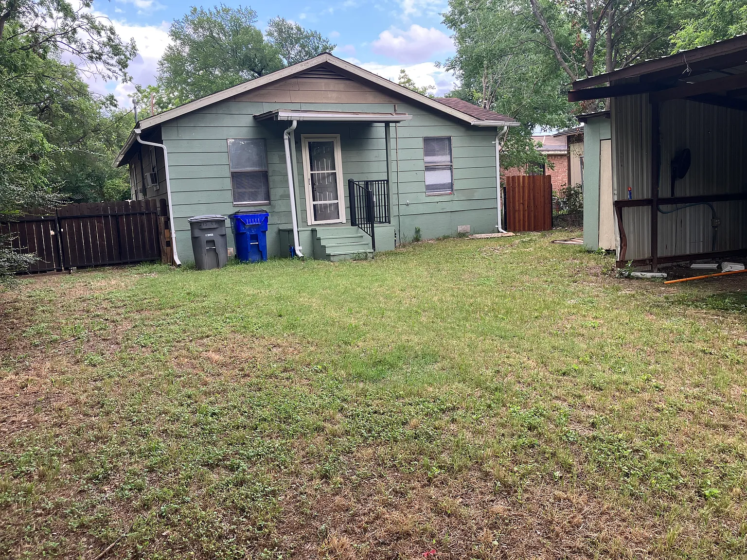 2 bed, 880 sqft, $1,560 — Photo 3
