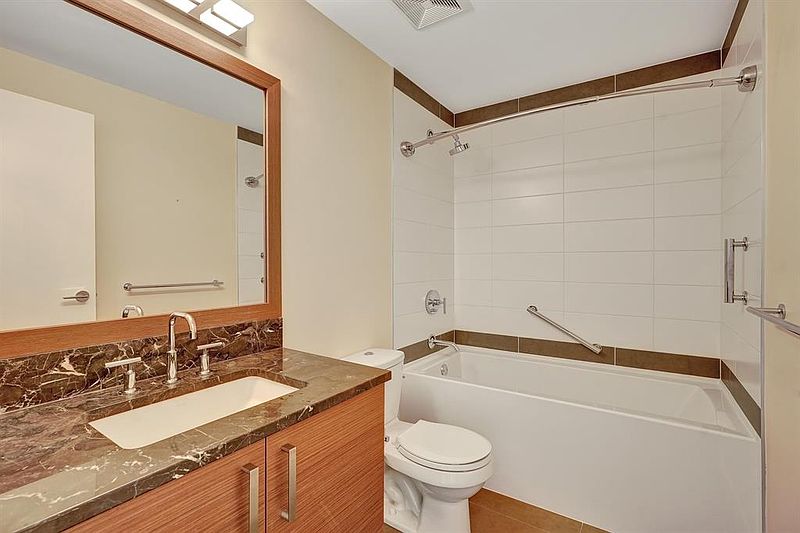 Burnaby Apartment for rent - 2 Bedrooms — photo 15
