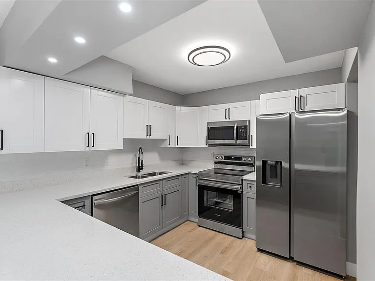 3926 Helena St NE — Photo 17