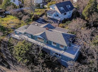 954 Terrace Ave, Victoria, BC
