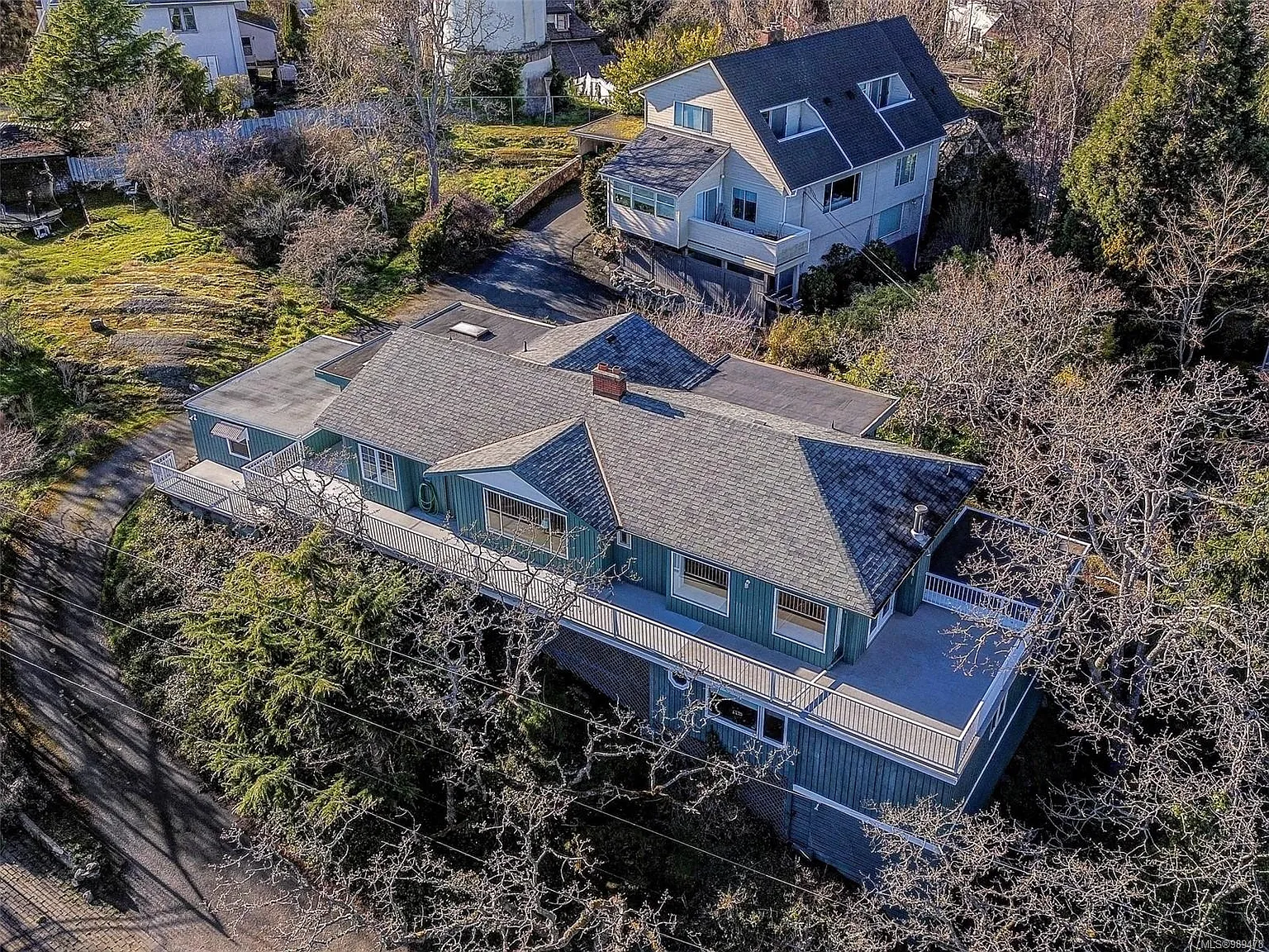 954 Terrace Ave photo 1