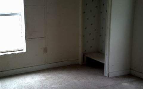 2nd image of 42 Elizabeth St