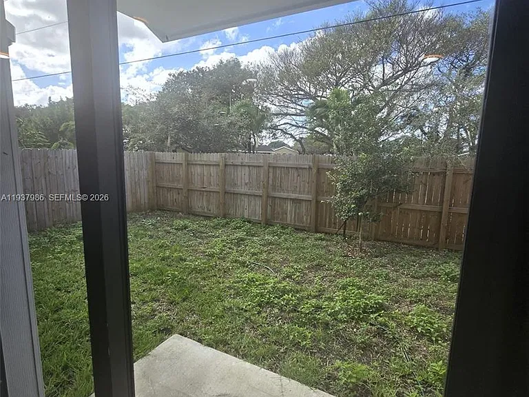 568 NW 7th St #0 — Photo 16