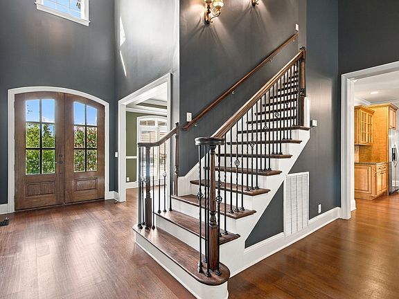 5th image of 300 Keswick Grove Ln