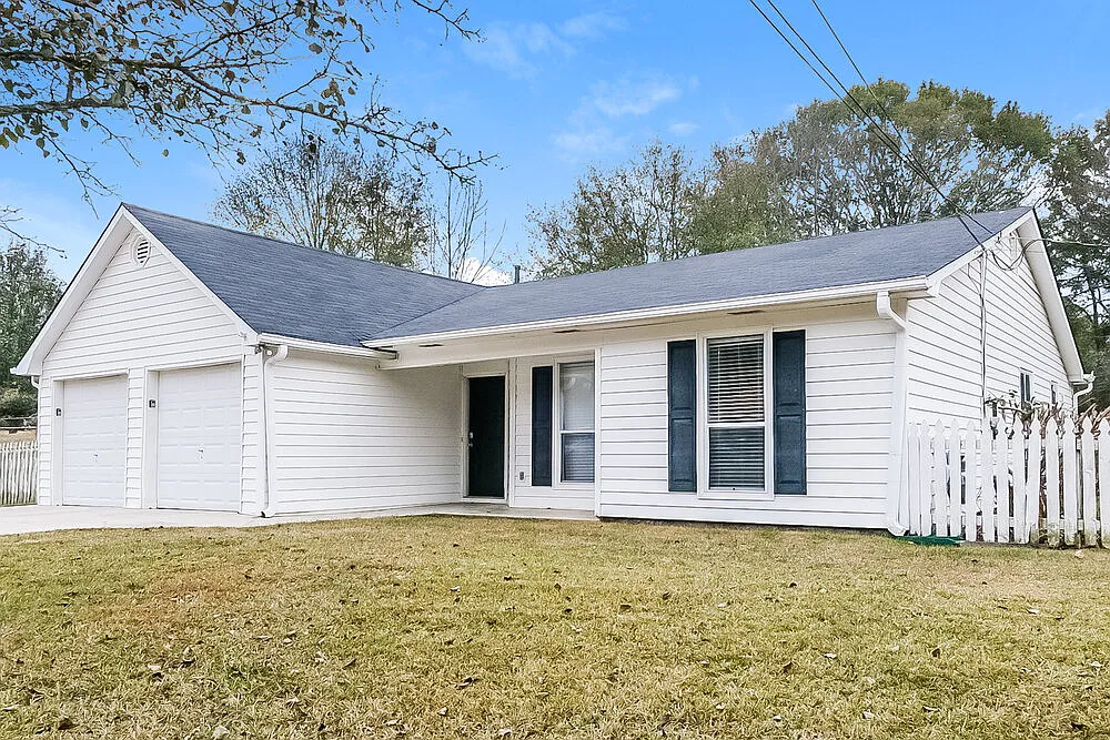 3 bed, 2.0 bath, 1523 sqft, $1,795 — Photo 3