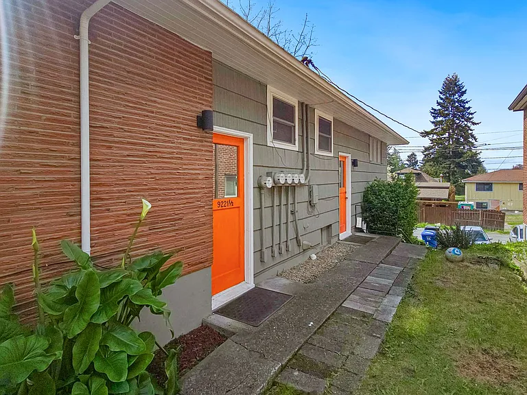 9221 35th Ave SW — Photo 2