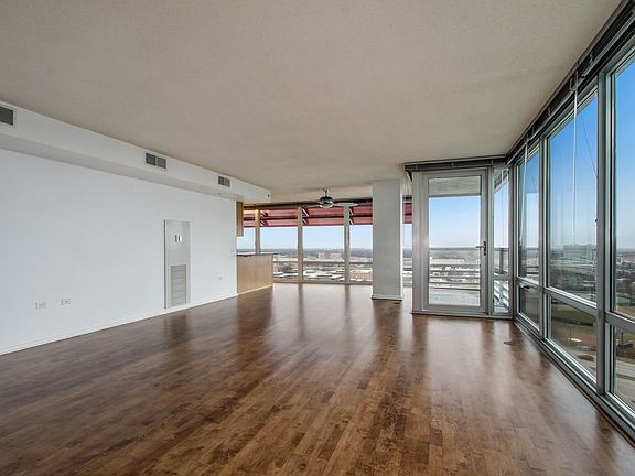 4th image of 9725 Woods Dr Unit 1717