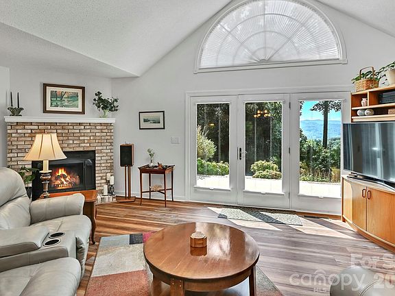 5th image of 4311 Cove Loop Rd