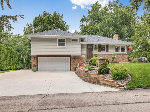 5128 Belwood Ln, Minnetonka, MN 55345