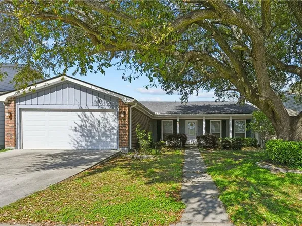 1404 Drake Ln, Gretna, LA 70056