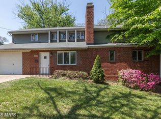 6053 Munson Hill Rd, Falls Church, VA 22044