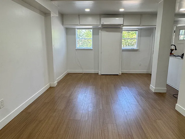 2097 Valley View Blvd #B-1/2 — Photo 15