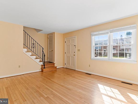 4th image of 1015 Byers Ave