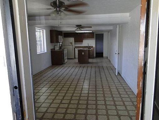 3rd image of 429 W Rosales St