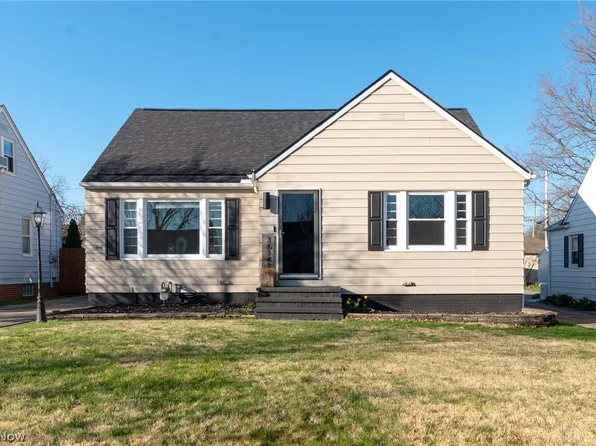 16141 Glenridge Ave, Middleburg Heights, OH 44130