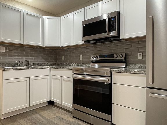 4th image of 1719 Walton Walker Dr
