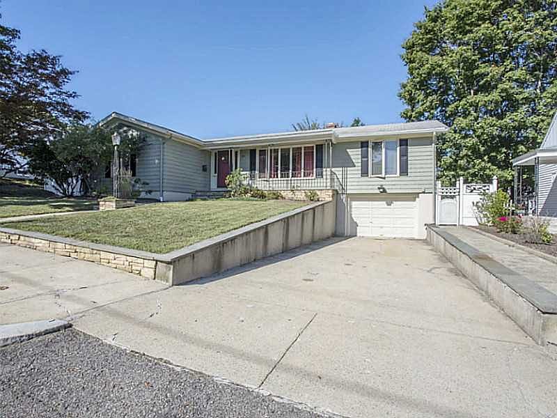 1st image of 25 Moorland Ave
