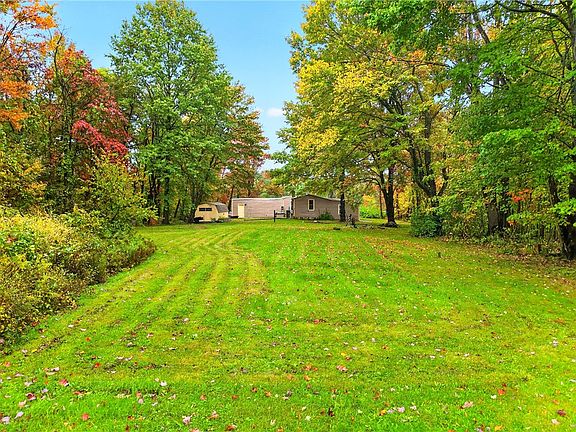 3rd image of 470 Braden School Rd