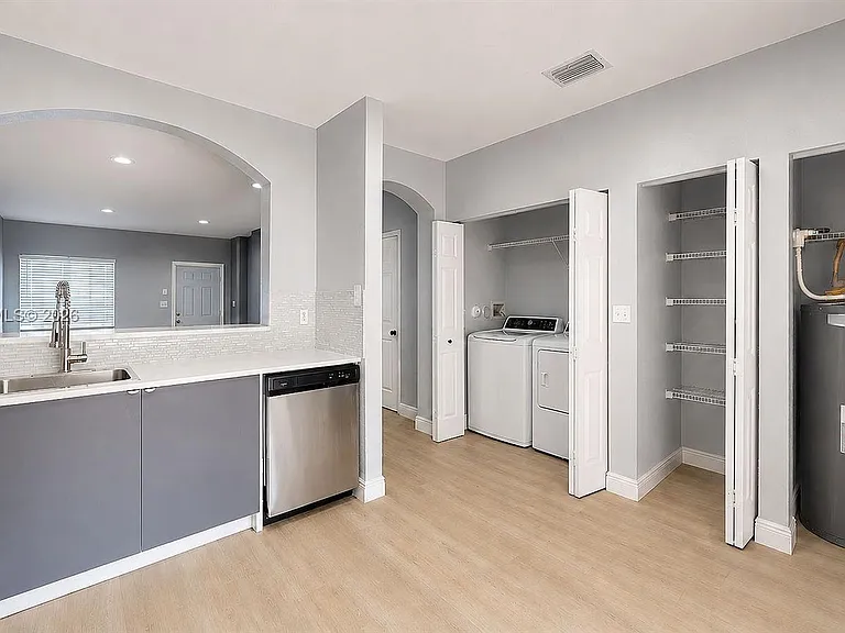 16914 SW 137th Pl #16914 — Photo 11