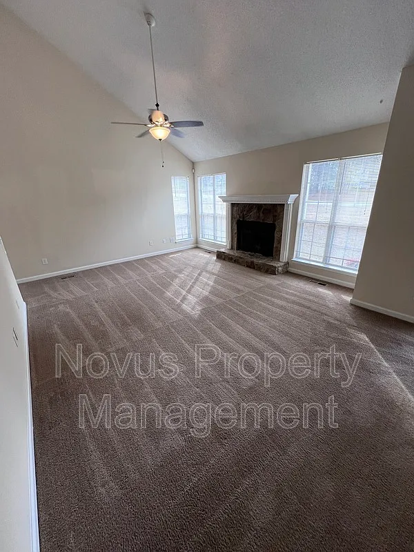 3 bed, 2.5 bath, $1,649 — Photo 2