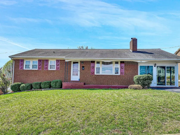 130 Center St, Rocky Mount, VA 24151