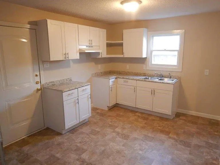4218 Buck St — Photo 6