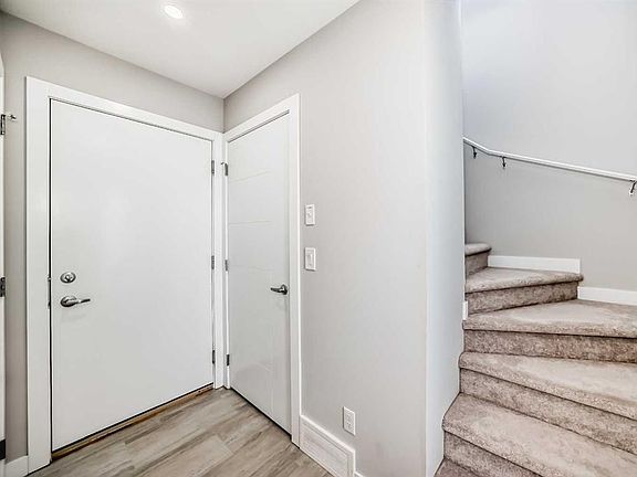 4th image of 57 N Skyview Ranch Ave NE