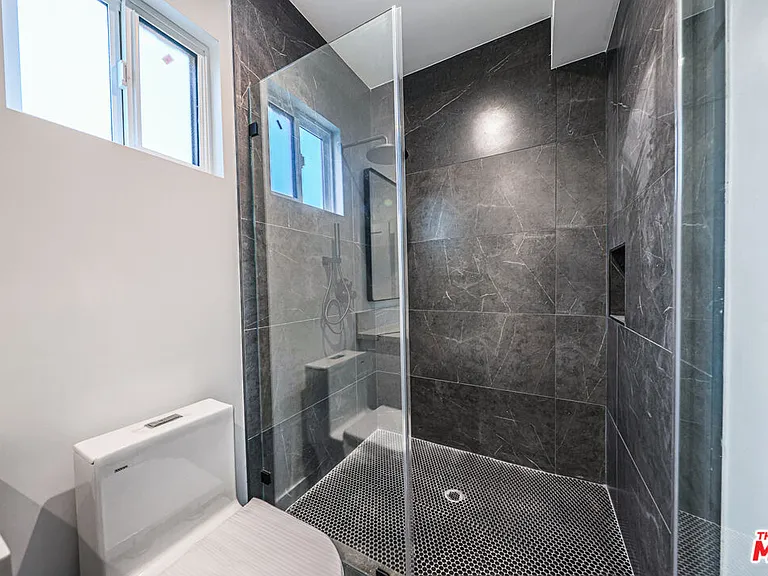 1525 S Carmelina Ave #1525 — Photo 15