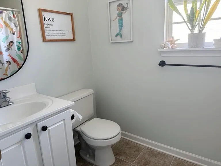 1026 Village Green Ln — Photo 14
