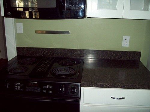 5th image of 208 E Elm St