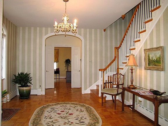 Den/Office entrance from Foyer