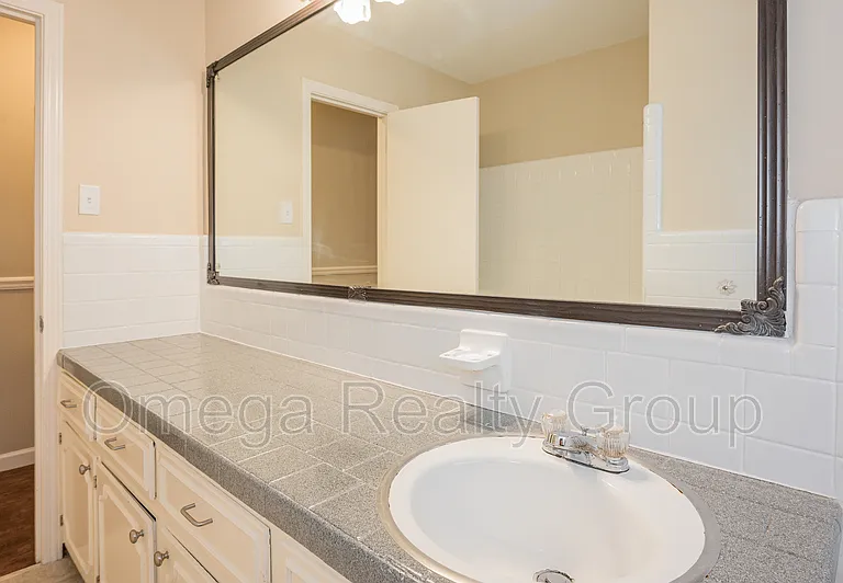 1313 Oak Ter — Photo 40